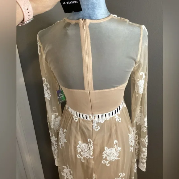 NWT Forever 21 Embroidered Lace Dress Size S - Picture 9 of 13